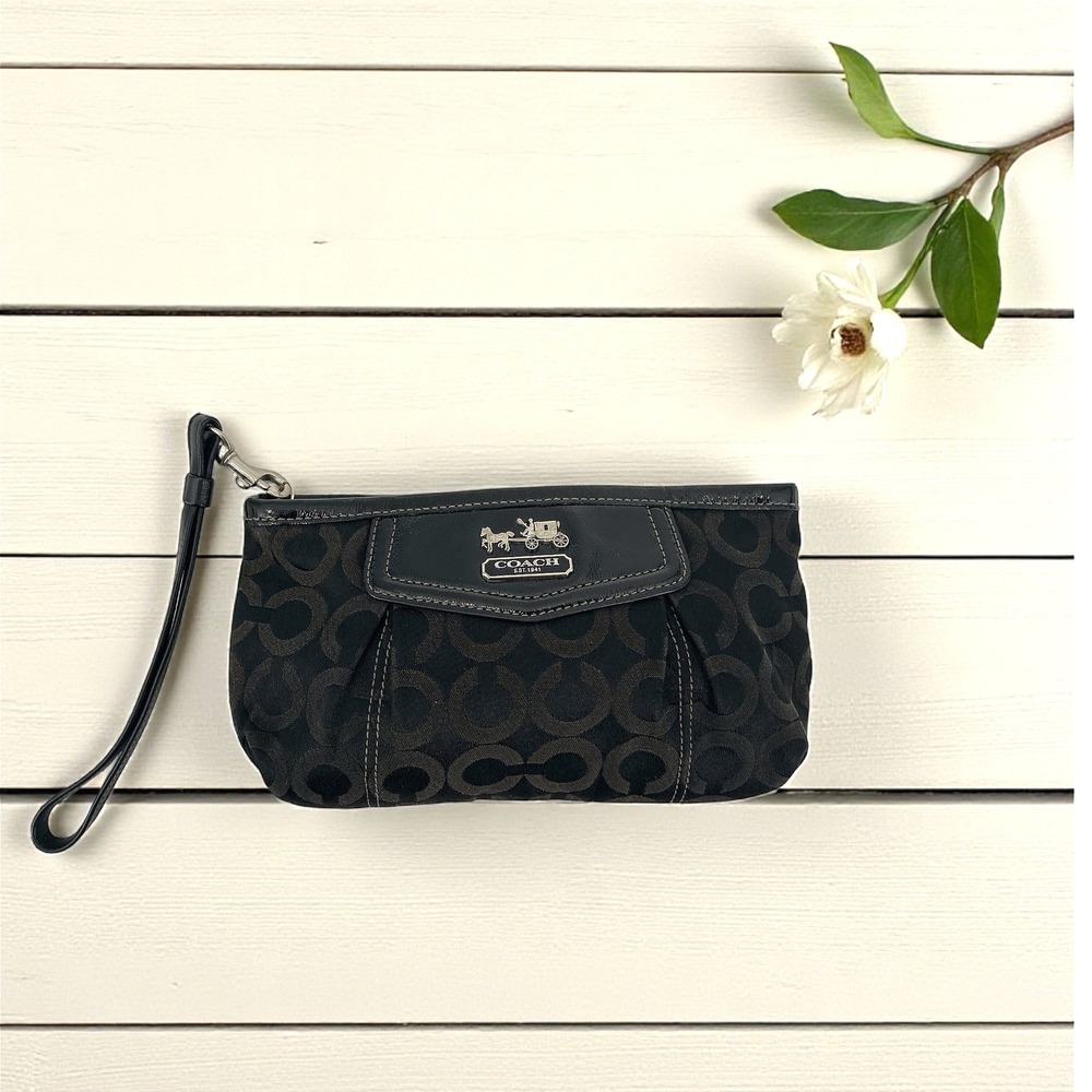 Coach Signature Black Wristlet Horse & Carriage Logo Patent‎ Leather Trim
